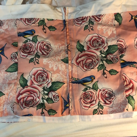 Hell Bunny crop top - Picture 3 of 4